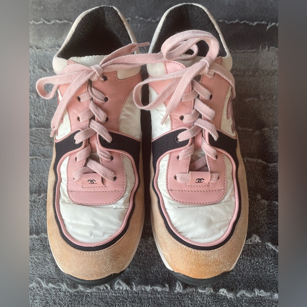 Women’s Chanel CC Logo Pink Sneakers sz 40 or US size 9.5 - Picture 2 of 13